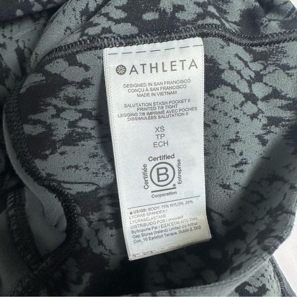 Athleta Salutation Stash Pocket II Printed 7/8 Snakeskin Black and gray sz XS TP - Picture 10 of 12